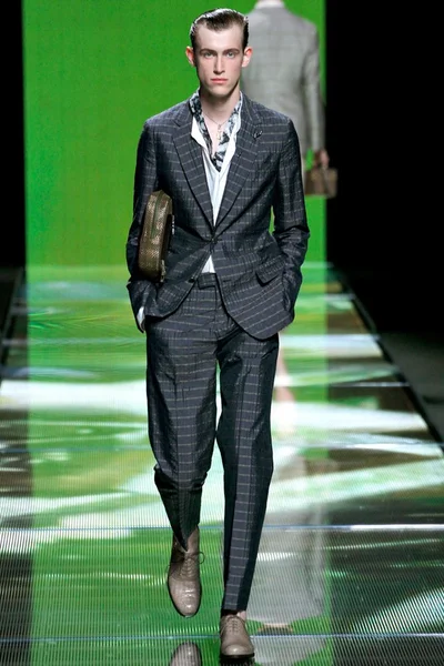 Look 35